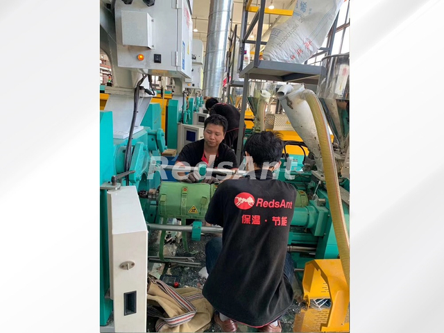 プラスチック機器断熱材 - 赤吸い断熱システム