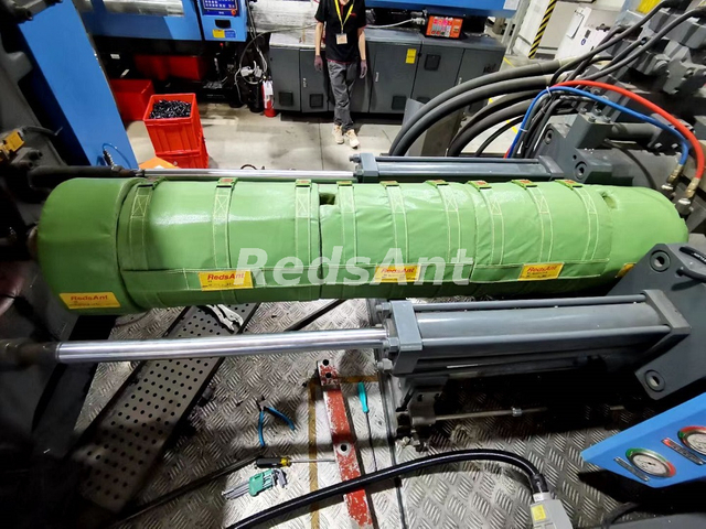 射出成形機のヒーター断熱カバー