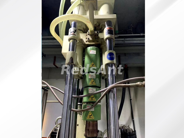 射出成形機の熱断熱材